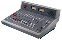 Микшерный пульт Soundcraft RM100