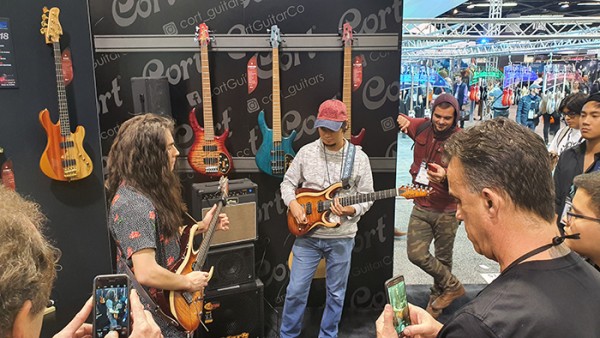 Hedras was joined by his friend Julio for a double Duality jam! Hedras was joined by his friend Julio for a double Duality jam!