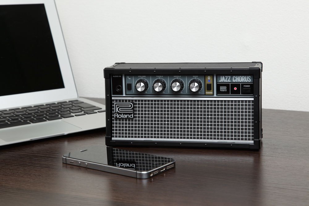 Roland JC-01 Desk Roland JC-01 Desk