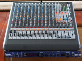 Мікшерний пульт Behringer XENYX XL1600 та процесор ефектів Lexicon MX400XL