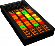 DJ-контроллер Behringer CMD LC-1