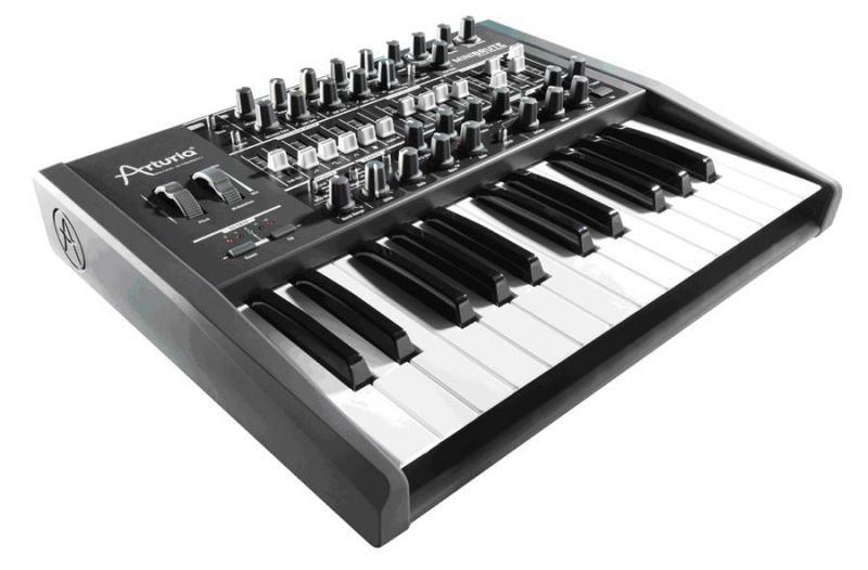 Синтезатор ARTURIA MINIBRUTE