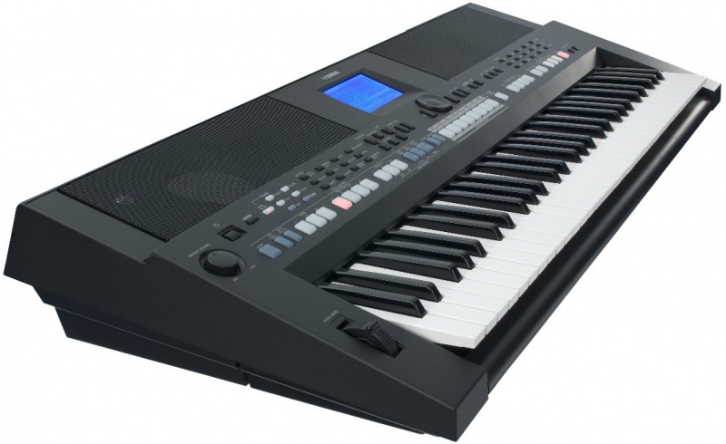 Yamaha PSR S650