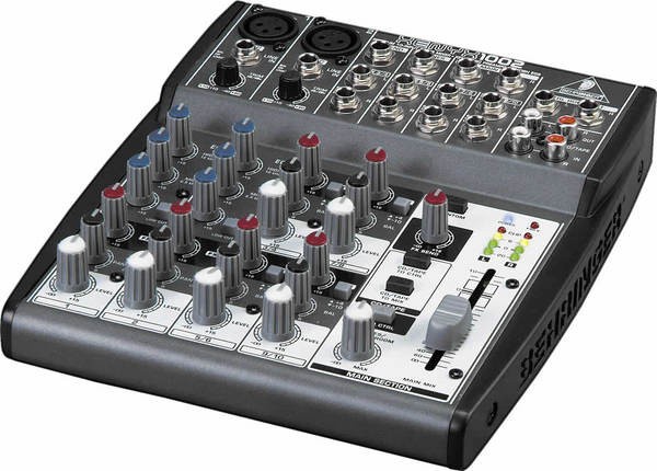 Микшерный пульт Behringer XENYX1002