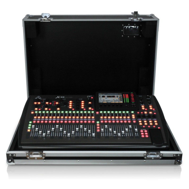 Микшерный пульт Behringer X32TP