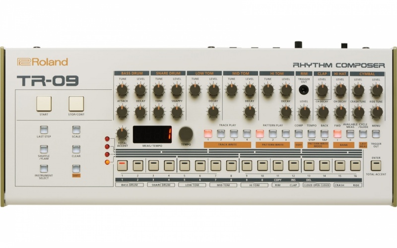 Драм машина Roland TR-09